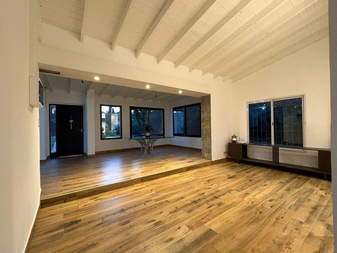 VENTA CASA 5 AMBIENTES DEL VISO