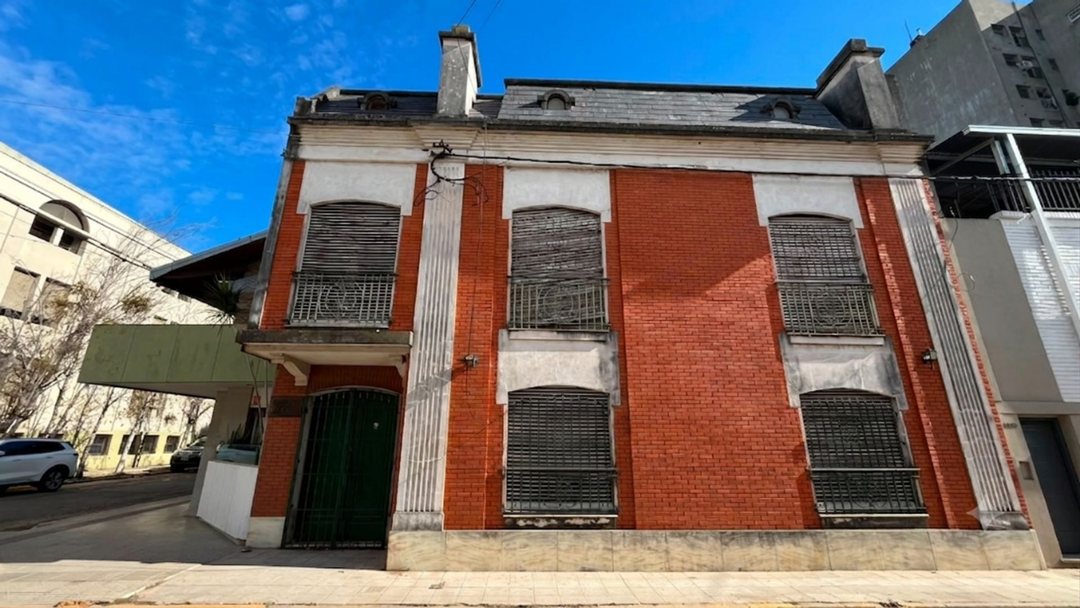SE VENDE CASA EN 25 DE MAYO