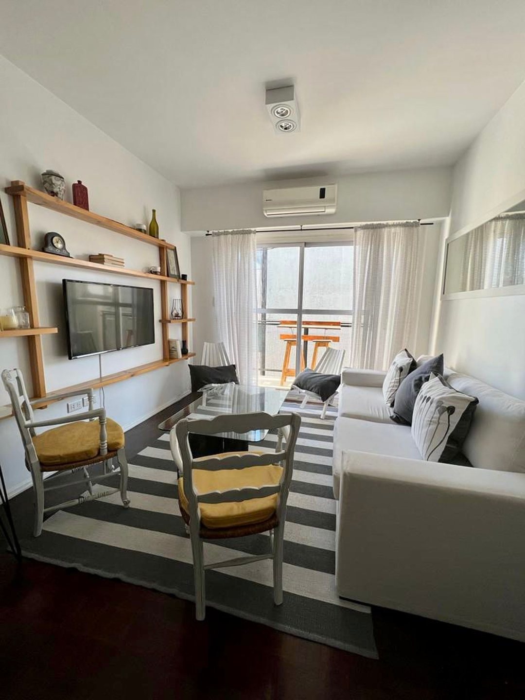 VENTA DEPTO 2 AMB LUMINOSO PISO ALTO-RETIRO