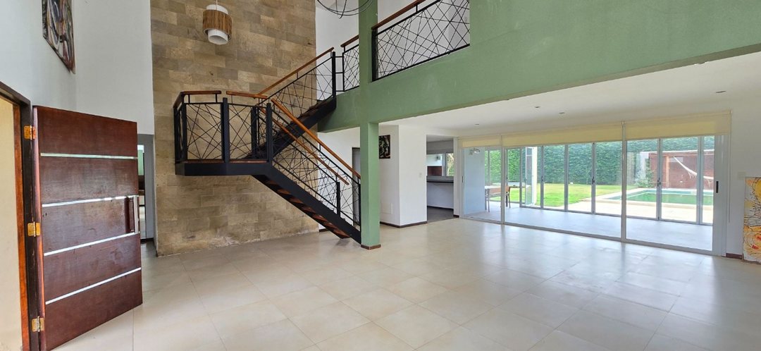 Venta casa 5 ambientes BARRIO FINCAS DE IRAOLA 2.