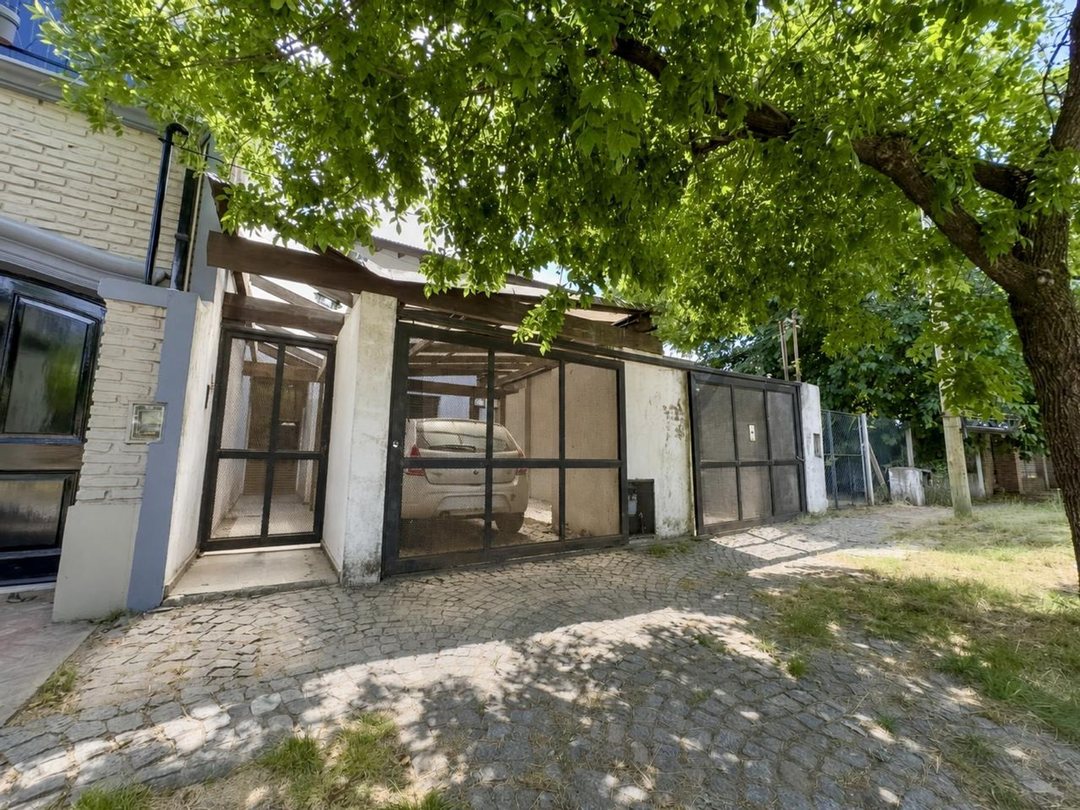 Venta casa 4 ambientes Hurlingham golf A.credito