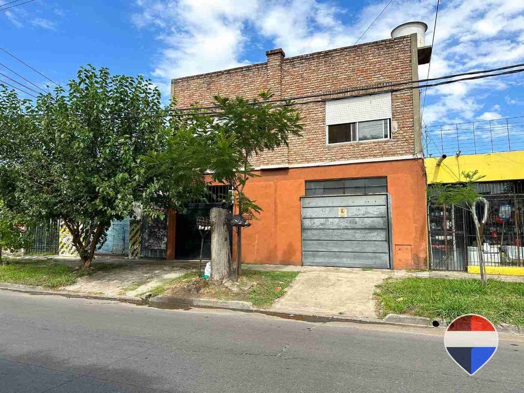 CASA Y DEPARTAMENTOS  EN VENTA JOSÉ MÁRMOL RENTA