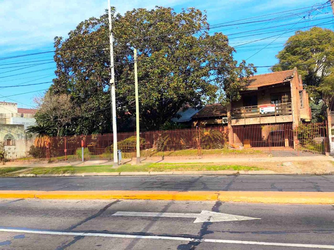 Casa en venta en Wilde con jardin