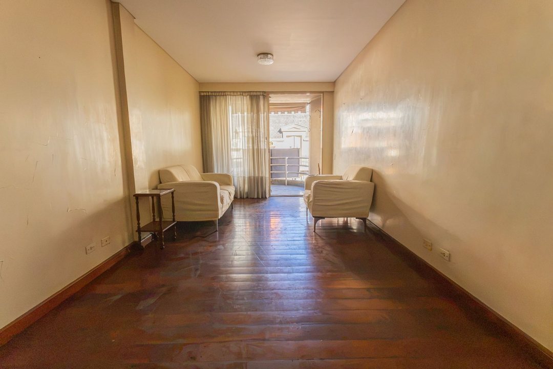 Venta dpto semipiso 3 Amb. al frente en Recoleta