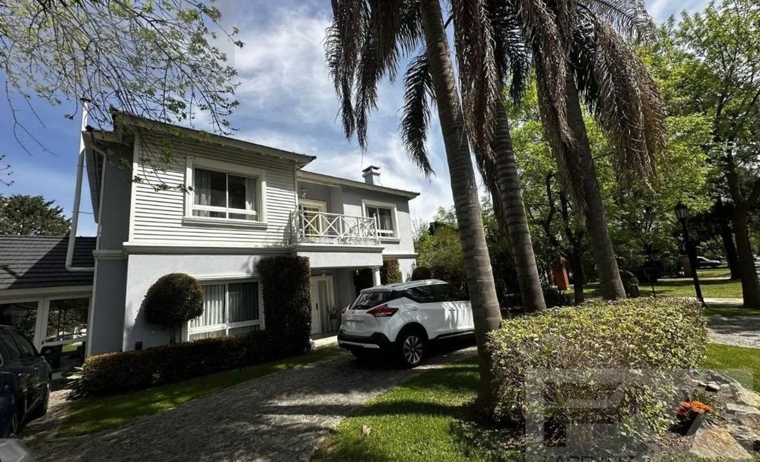 VENTA CASA  6 AMBIENTES COUNTRY CAMPOS DE ALVAREZ