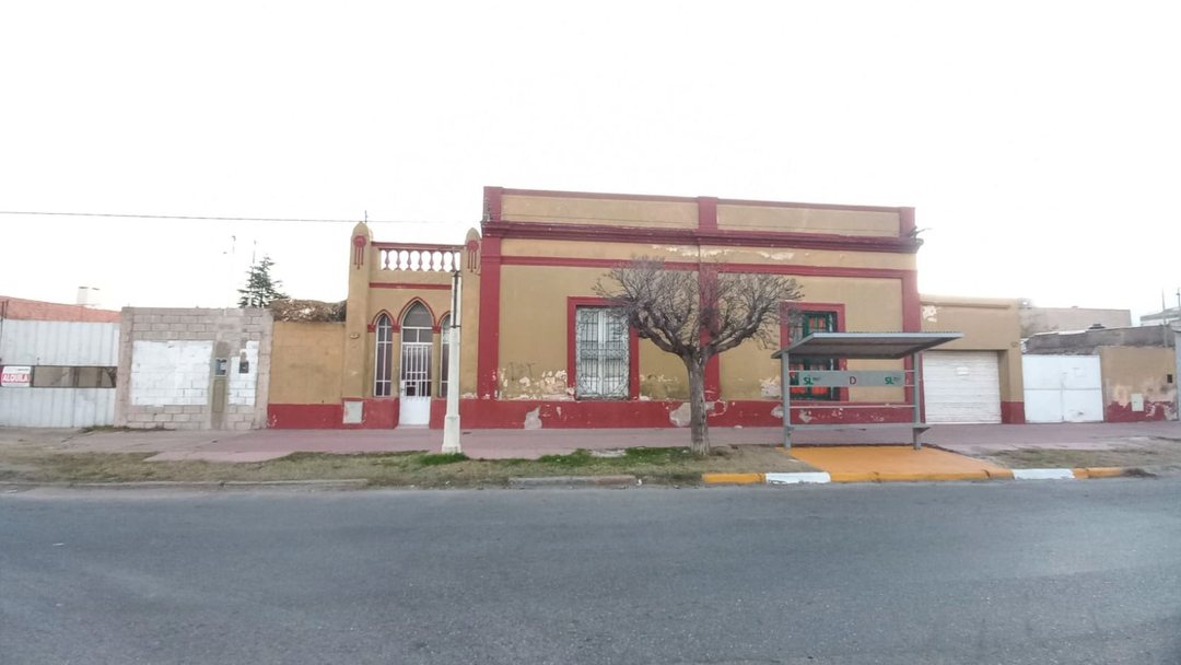 VENTA CASONA ANTIGUA ZONA UNIVERSIDAD SAN LUIS