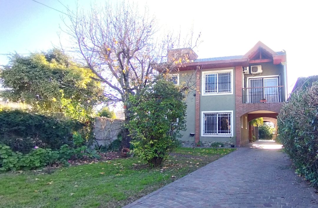 VENTA CASA 3 DORMITORIOS BERAZATEGUI CENTRO