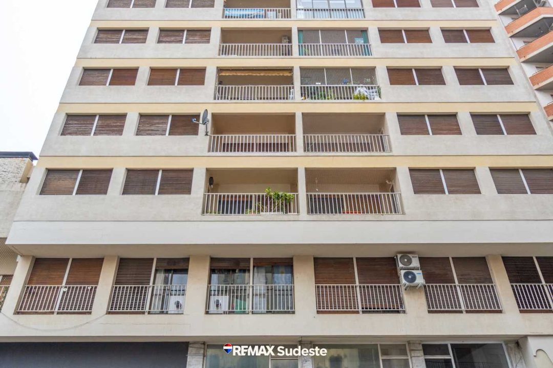 VENTA SEMIPISO CENTRICO C0N  TERRAZA PROPIA