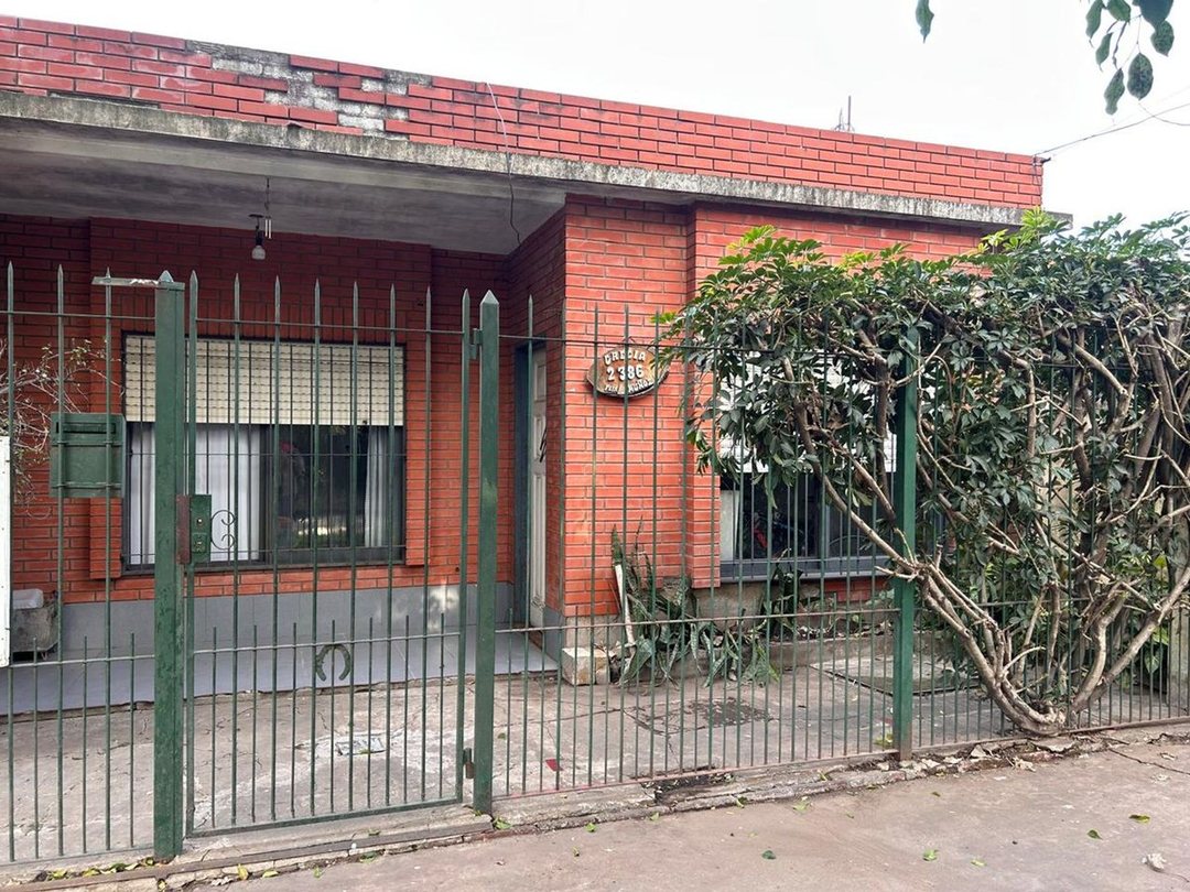 CASA 3 AMBIENTES EN VENTA ITUZAINGO NORTE