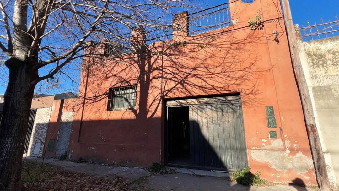 VENTA CASA/LOCAL A RECICLAR ZONA SUR OPORTUNIDAD