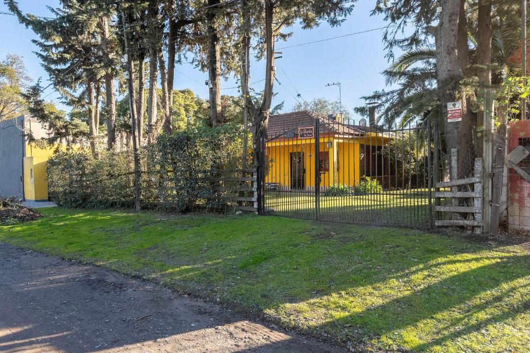Casa en venta La Hermosura. 2 dormitorios y parque