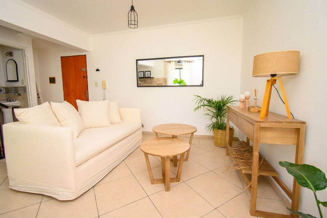 Dúplex de 2 dormitorios sobre Bv Gálvez a la venta
