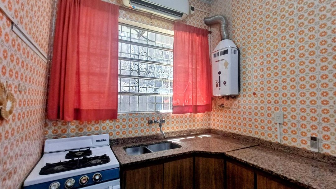 VENTA CASA 2 DORM EN GERLI - USD 50.000 Y CUOTAS