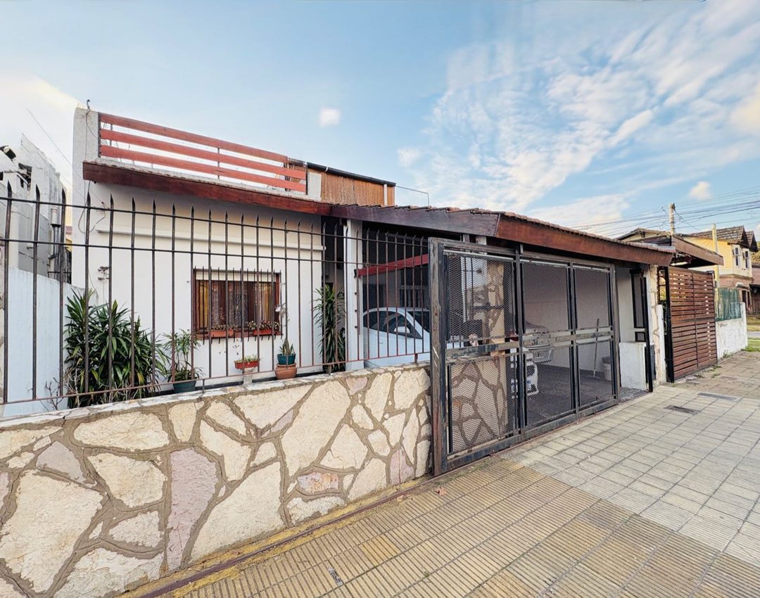 VENTA CASA 3 DORMITORIOS 2 COCHERAS VILLA ADELINA