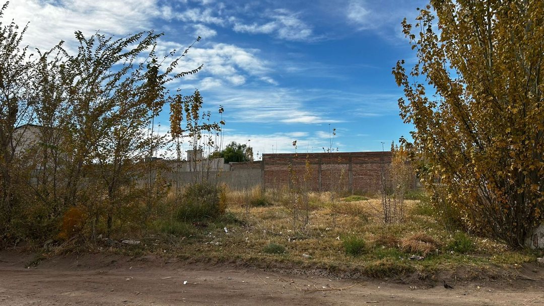 LOTE EN VENTA, BARRIO LAS ACACIAS, FERNANDEZ ORO