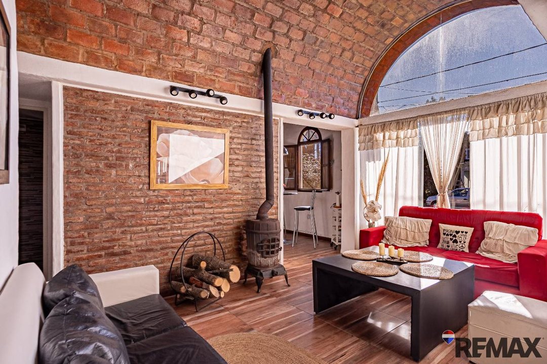 VENTA CASA 4 AMB + ESCRITORIO-PILETA-APTO CREDITO