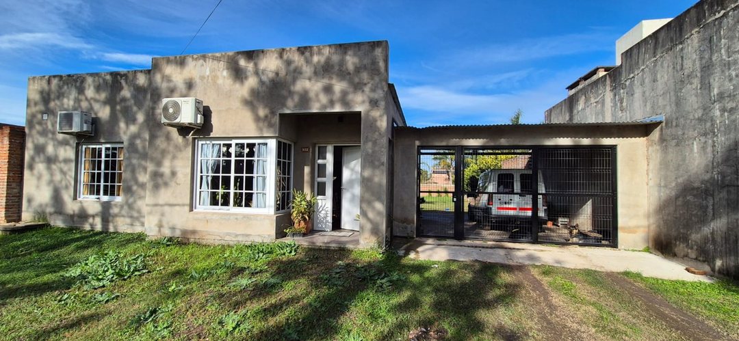 CASA A TERMINAR EN LAS MORAS MONTE VERA