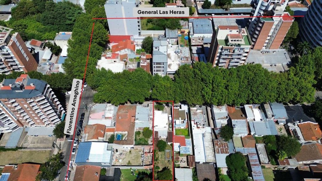 GRAN LOTE CON CASA 4 AMBIENTES MONTE GRANDE CENTRO