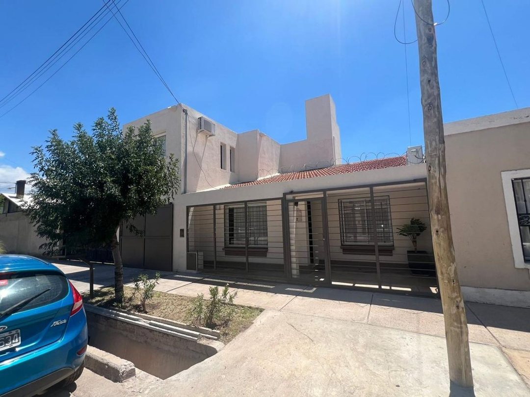 CASA EN VENTA VILLA NUEVA BARRIO SEMI CERRADO