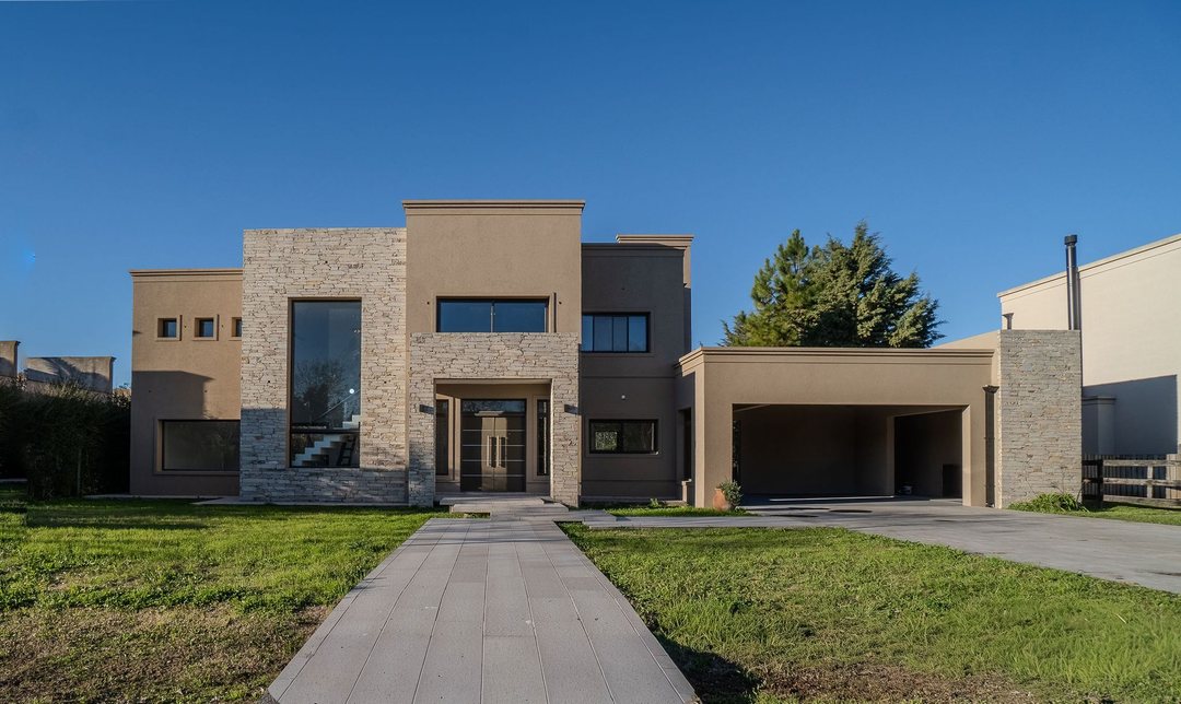 Casa en Venta Las Cortaderas Lujan. Bajas Expensas