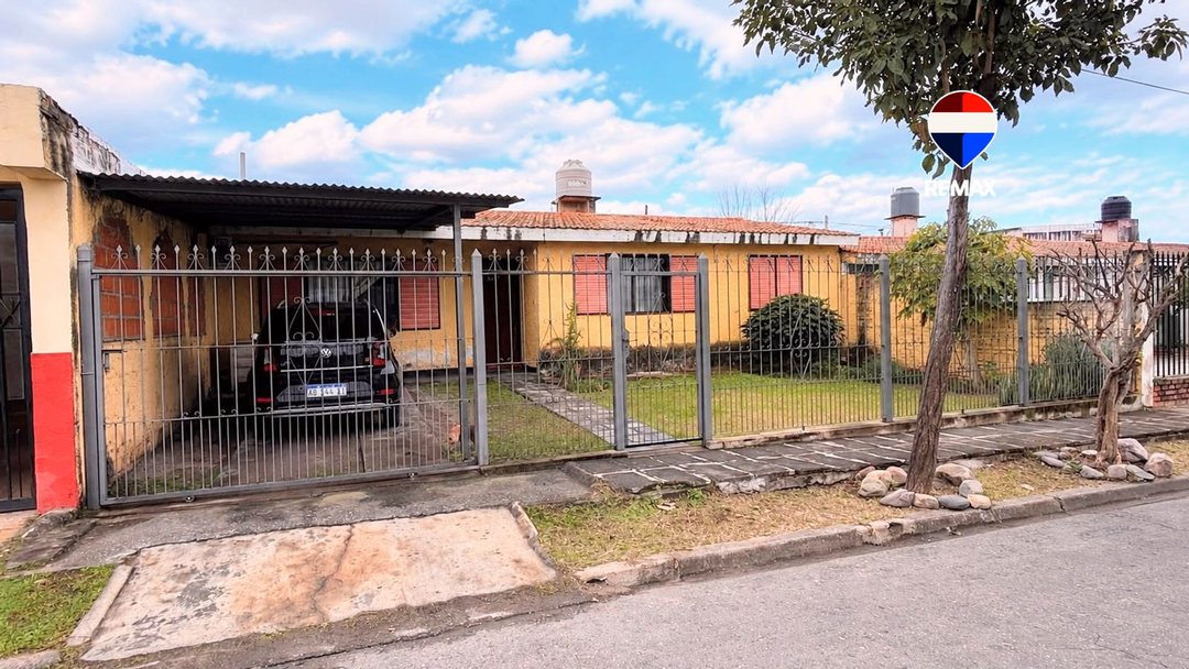 CASA EN VENTA B° CIUDAD DEL MILAGRO 3 DORMITORIOS