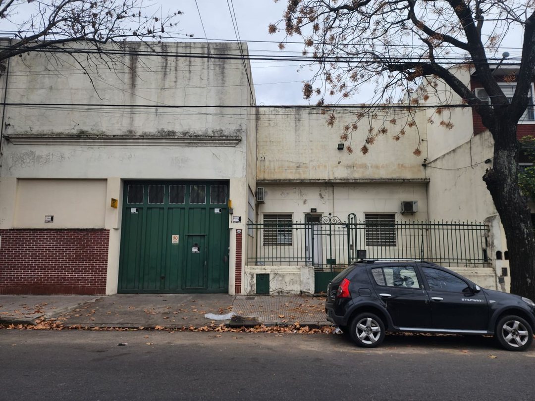 Deposito doble frente 17 mts en Villa Santa Rita