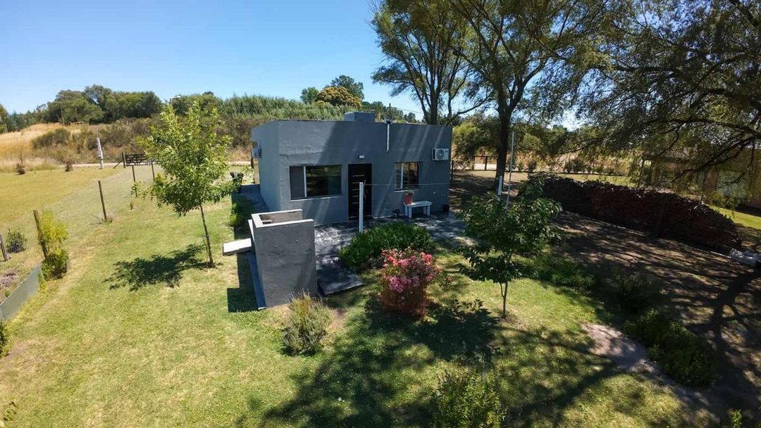 CASA 2 DORM 2 BAÑOS EN VENTA TANDIL