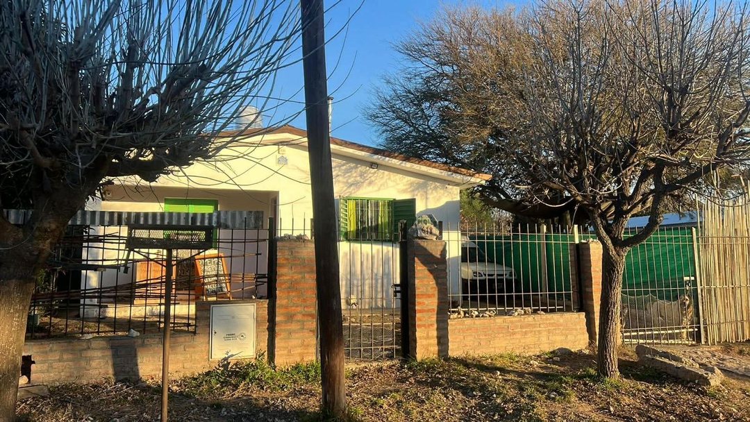 CASA EN VENTA V. GIARDINO C/ TODOS LOS SERVICIOS.