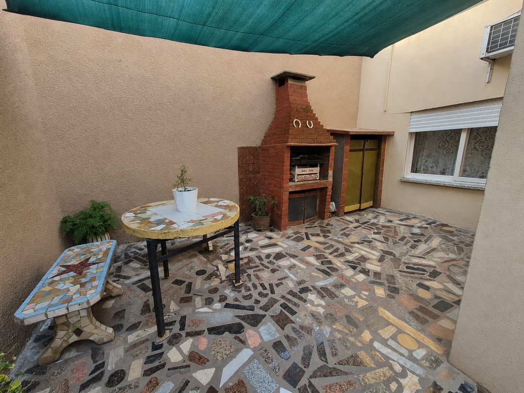 VENTA CASA 5 AMBIENTES LOMAS DEL MIRADOR TERRAZA