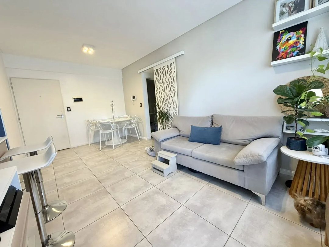 VENTA DEPTO 2 AMB CON BALCÓN Y COCHERA - ITUZAINGÓ