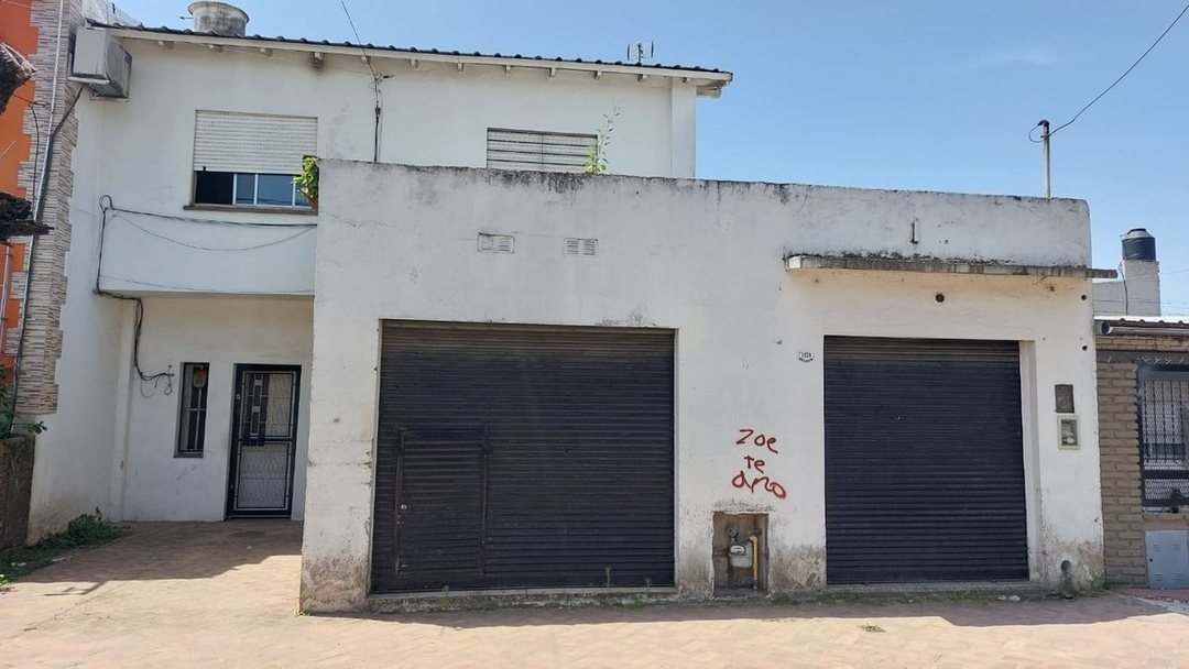 VENTA - CASA 6 AMB + LOCAL. APTA CREDITO. MORENO