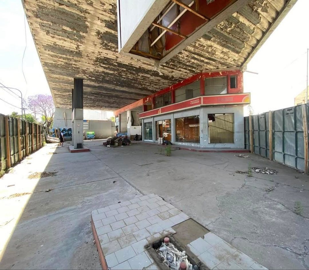 VENTA DE LOTE EN ESQUINA EN  LOMAS DE ZAMORA