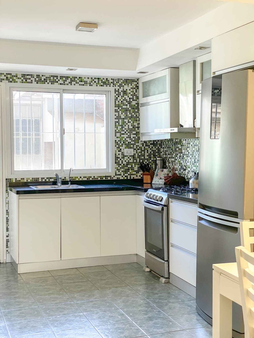 CASA EN VENTA EN PERGAMINO CON PATIO Y COCHERA