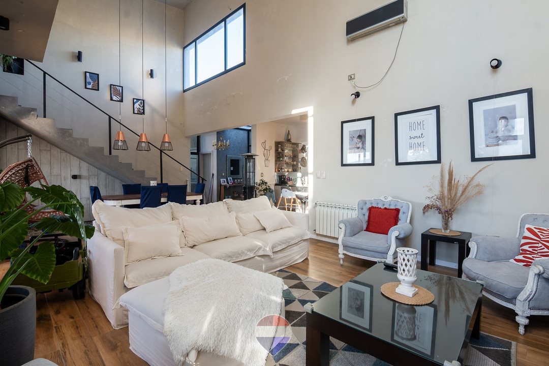 VENTA CASA 5 DORM C/ PILETA TIERRA ALTA CORDOBA