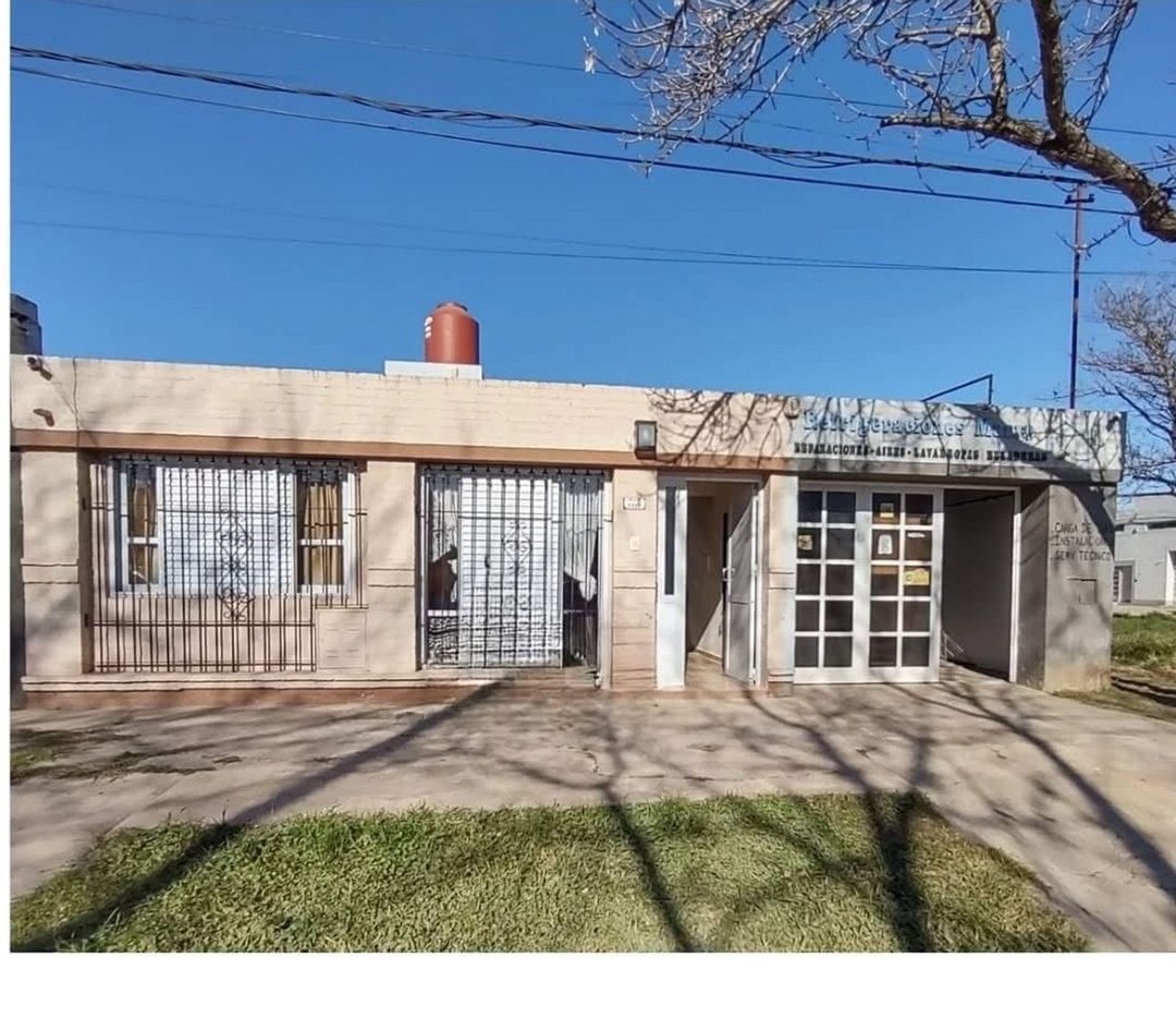 VENTA CASA 3 dormitorios - Barrio Alborada