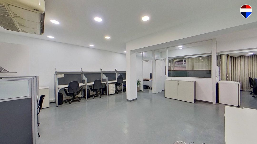 Oficina 150m² Equipada  2 Despachos Sala reuniones