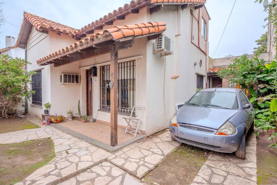 VENTA CASA 5 AMB + PLAY ROOM MARTINEZ