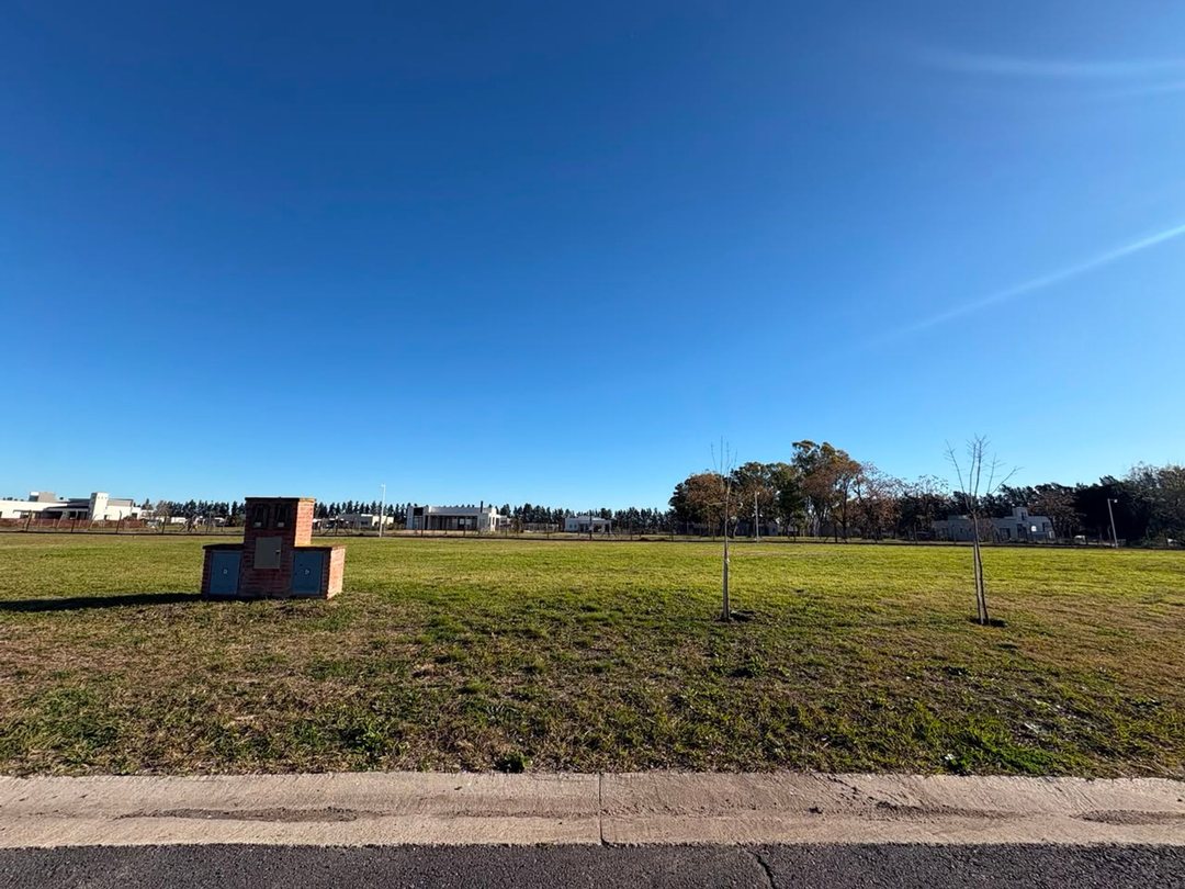 VENTA LOTE BARRIO MONET CARDALES