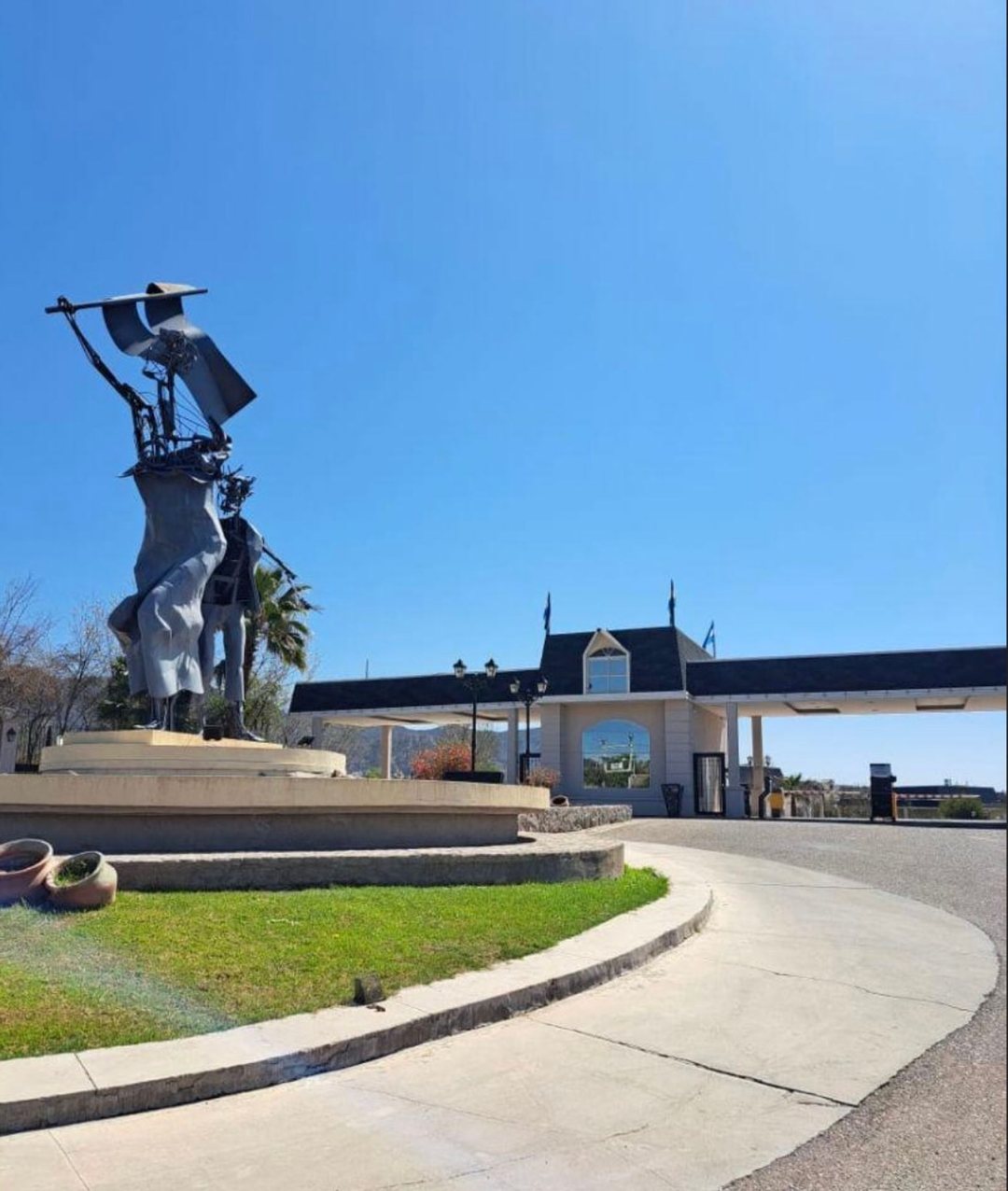 VENTA HERMOSO LOTE EN BARRIO LA BASTILLA