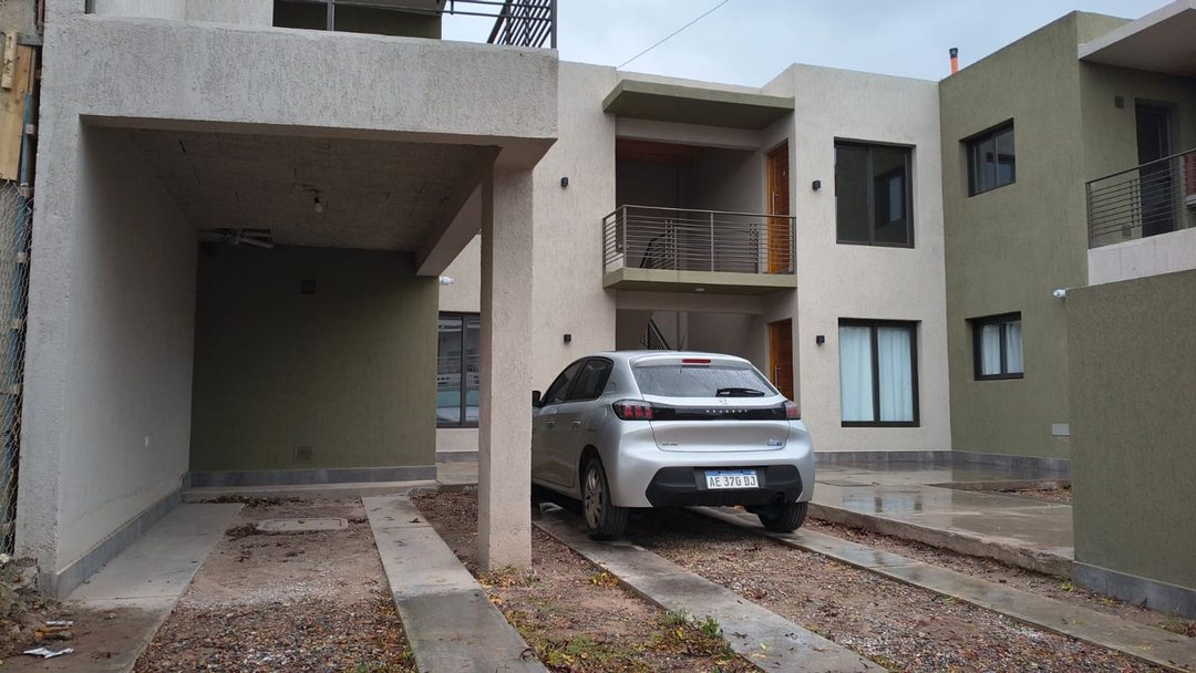 Venta Departamento 2 dormitorios B° Cerrado Lujan