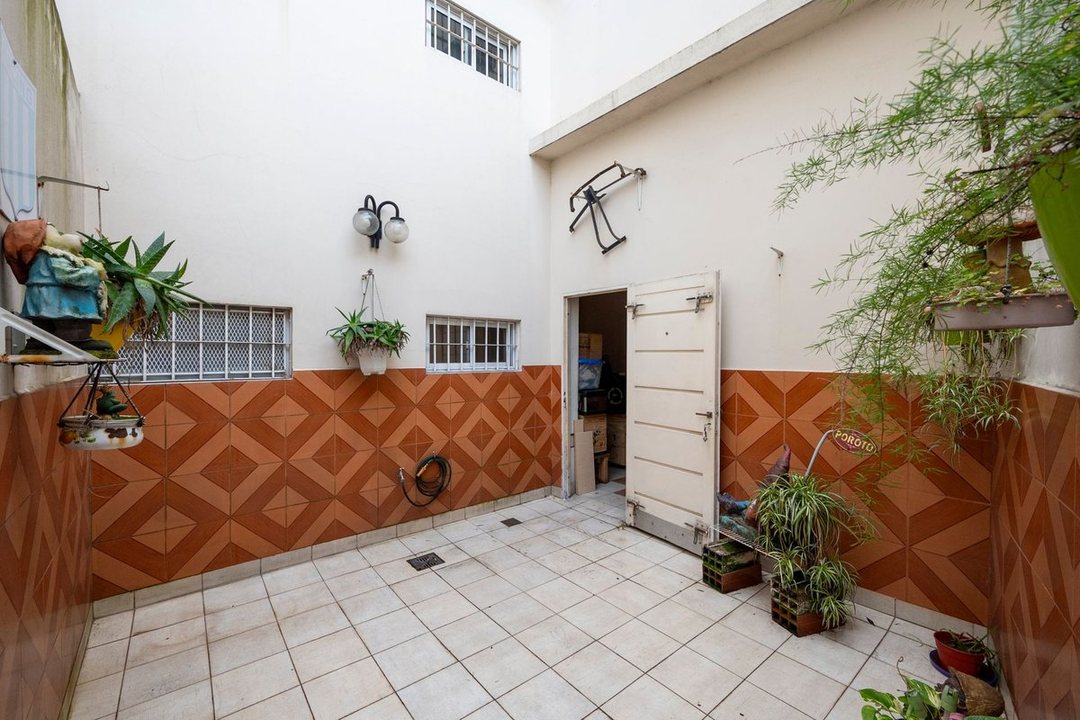 Venta Triplex 3 amb,patio, 2 cocheras,P. Chacabuco