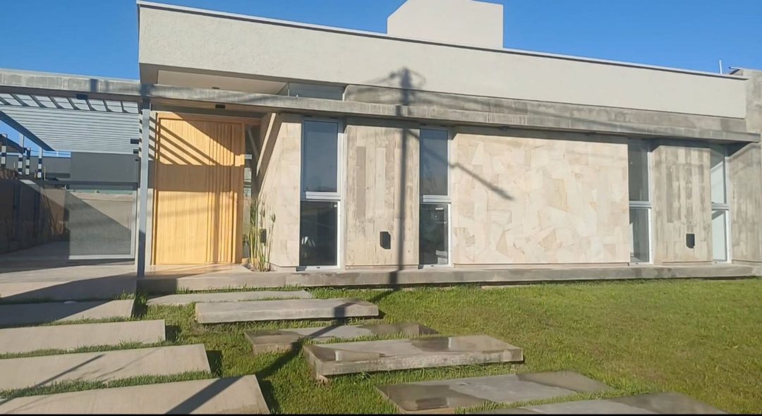 CASA EN VENTA . BARRIO PRIVADO EN LAR DE TERRADA