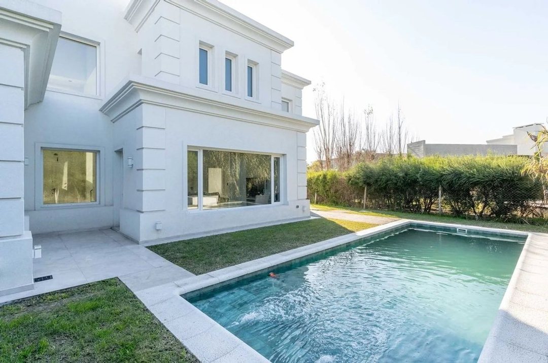 CASA VENTA NUEVO QUILMES 6 AMB. APTO CREDITO