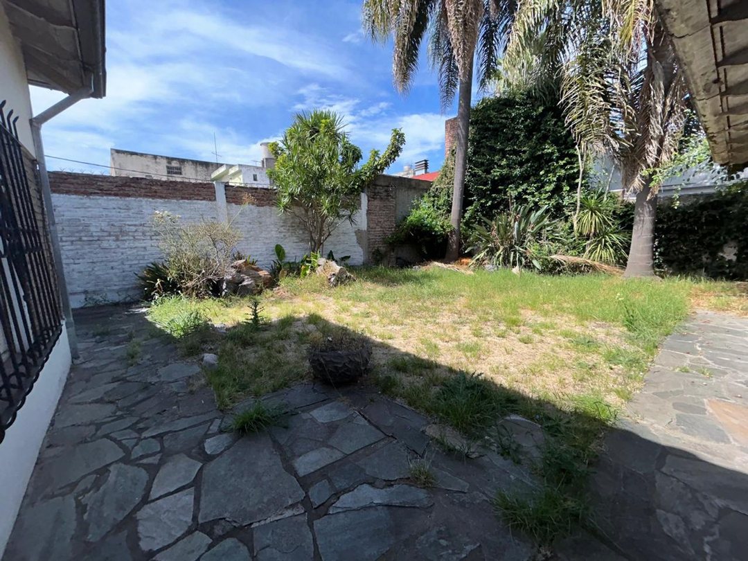 Venta casa 4 ambientes en Ramos Mejía