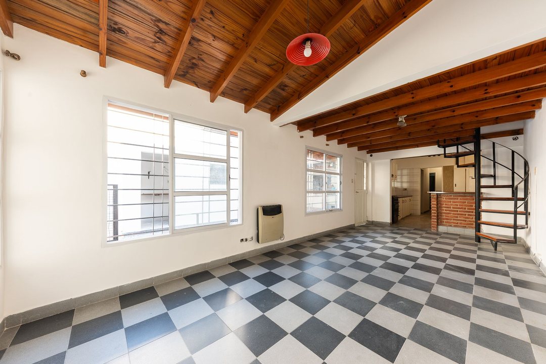 VENTA CASA 5 AMBIENTES EN VILLA TESEI HURLINGHAM