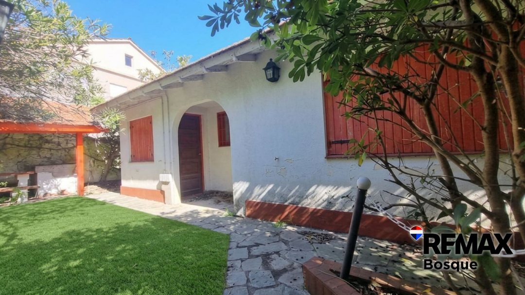 VENTA CASA PH GESELL 2 PROPIEDADES