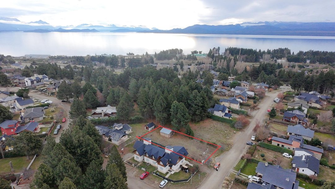 Hermoso lote plano, cercano al Lago bien ubicado.