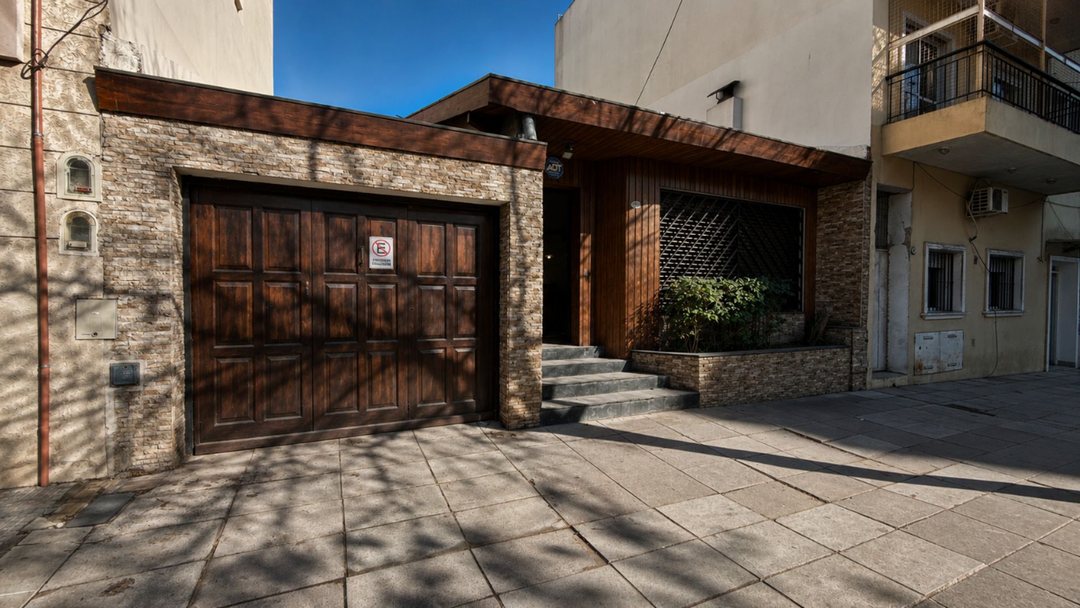 PARQUE CHAS VENTA CASA EN EXCELENTE ESTADO /GARAGE