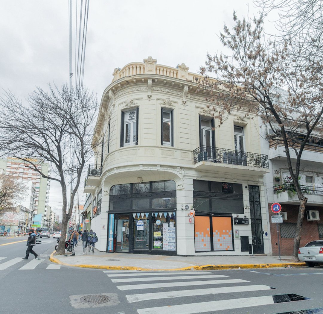 EDIFICIO COMERCIALC/RENTA EN ESQUINA CABALLITO