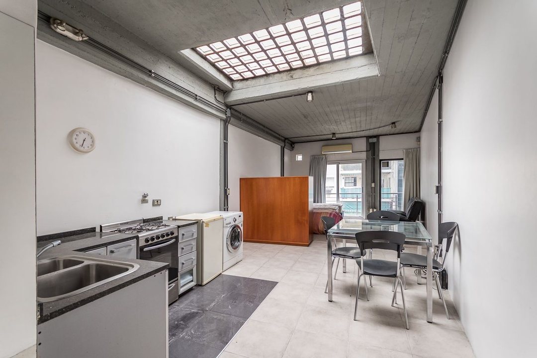Venta monoambiente con terraza propia, San Telmo